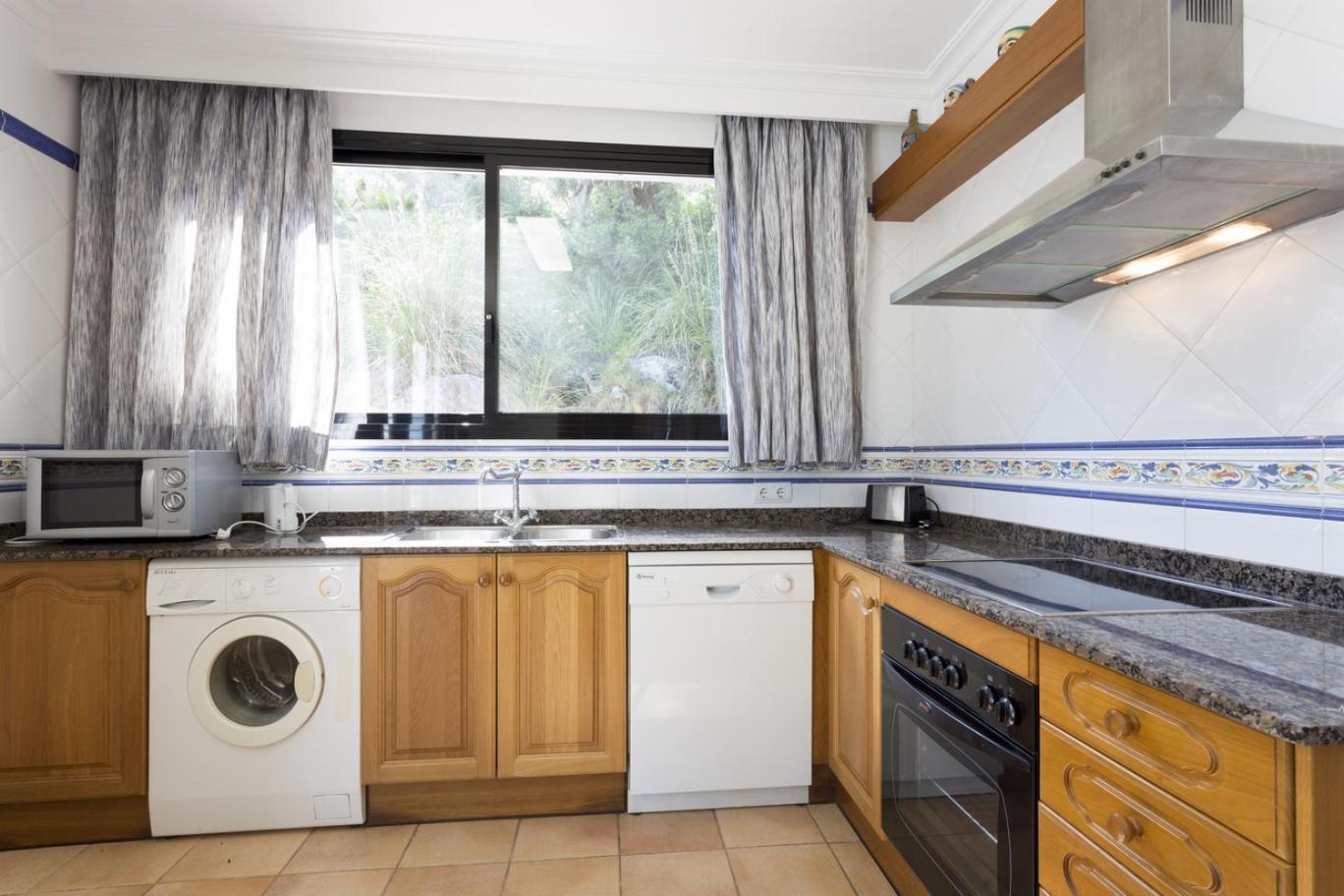 Villa With Private Mountain Ideal Runners Trailers Near Beach Approx 5 Min Walking Beach,Property Belong Puerto Pollensa Villas And Apartments Exterior photo